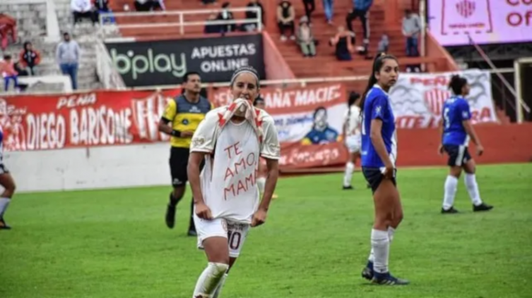 El femenino de Unión no jugará su partido ante Sportivo Barracas, pautado para este sábado, por razones climáticas. - Prensa Unión