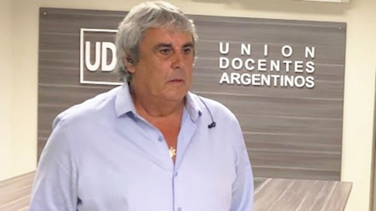 El secretario general nacional de la Unión Docentes Argentinos (UDA), Sergio Romero, fue reelecto al frente de ese sindicato por un nuevo período de cuatro años hasta 2027 - UDA