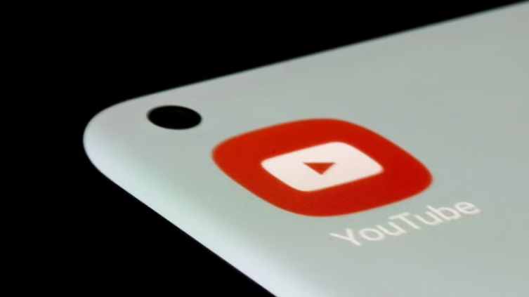 YouTube eliminará el contenido médico que contradiga a la OMS. REUTERS/Dado Ruvic/Illustration/File Photo