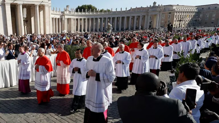 El papa Francisco presidió la ceremonia de ordenación de los nuevos 21 cardenales: hay tres argentinos, un colombiano y un venezolano (AP Photo/Riccardo De Luca)
