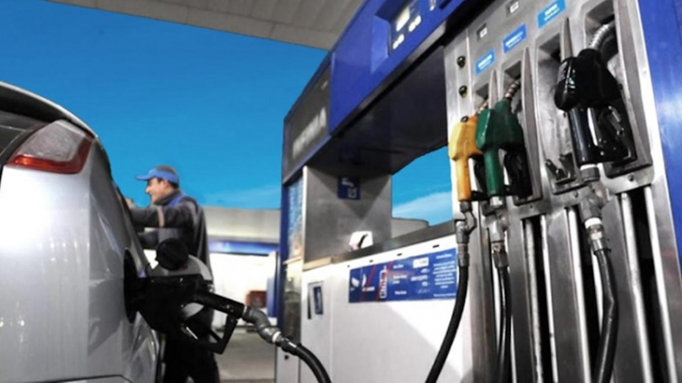 YPF aumentó sus combustibles en Santa Fe: el litro de súper cuesta $378 y el gasoil prémium llegó a los $500 - Telefe Santa Fe