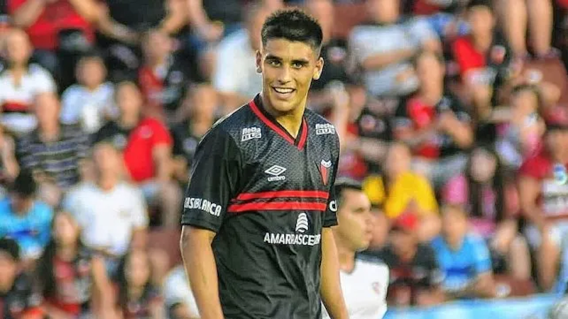 Nicolás Leguizamón se mostró muy feliz de volver a jugar en Colón. - UNO Santa Fe