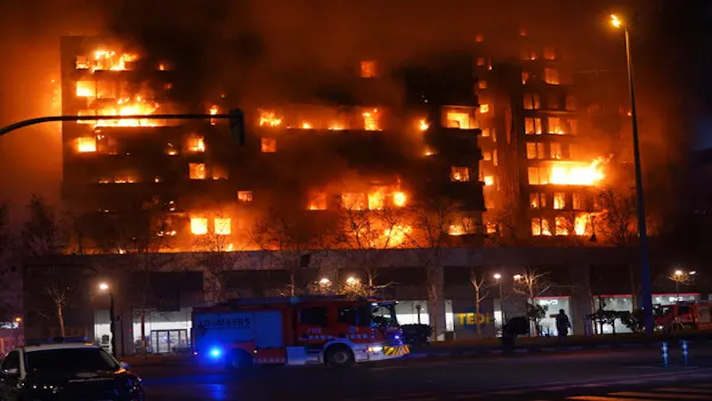 Incendio en Valencia: hay al menos 9 muertos - THE NEW YORK TIMES