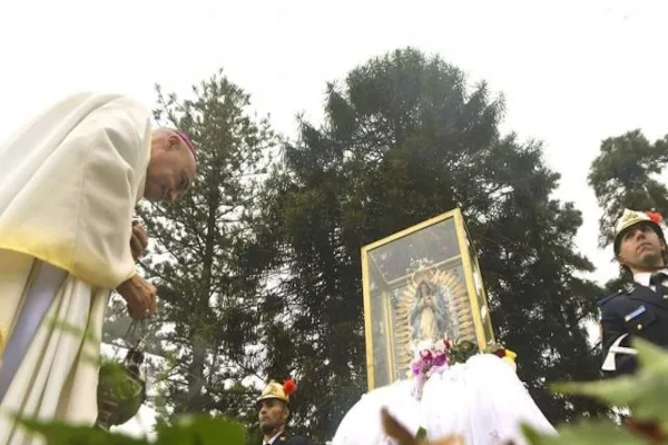 Aún con la lluvia, los peregrinos llegan a la Fiesta de Guadalupe para festejar junto a la Virgen - UNO Santa Fe