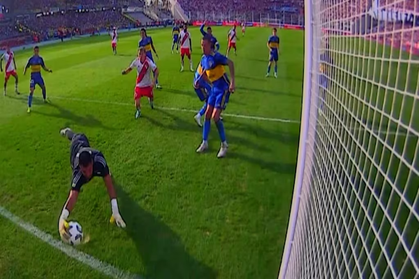 Se conoció el audio del VAR de la jugada polémica del River-Boca: por qué se anuló el gol en contra de Lema - Infobae