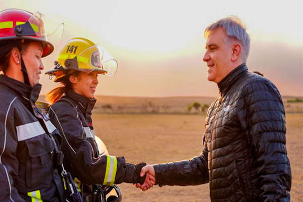 Incendios en Córdoba: el Gobernador declarará “zona de catástrofe” y la Provincia será querellante (Foto: @MartinLlaryora).