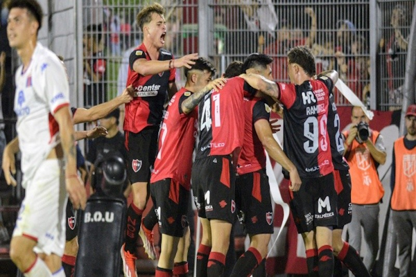 Newell ´s se sacó la mufa, cortó una racha larga sin alegrías y le ganó a Tigre en el Coloso. (Fotobaires)