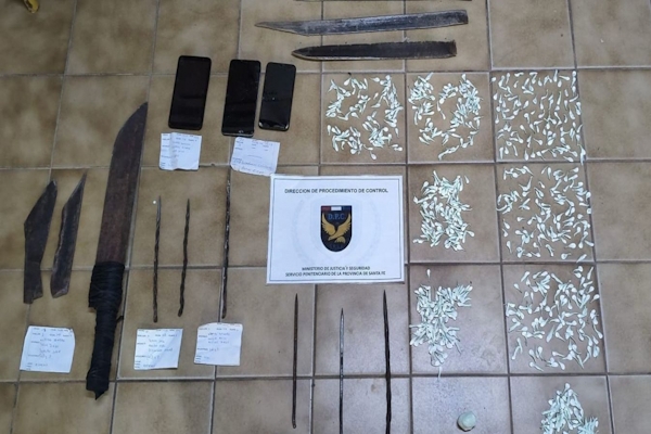 Requisa en Las Flores: secuestraron celulares, armas blancas y sustancias prohibidas. - Prensa GSF
