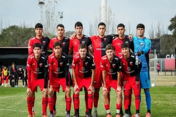 La Reserva de Colón volvió a sonreír: gran triunfo ante Huracán en Santa Fe @Agusseissfon