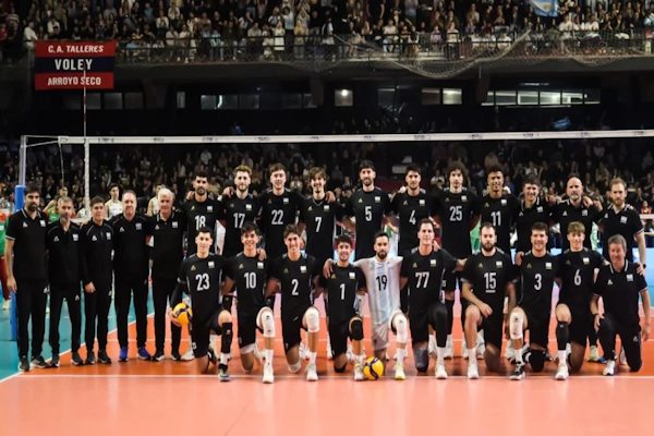La Selección Argentina ya está en Brasil con lista confirmada para la VNL. - Foto: FEVA