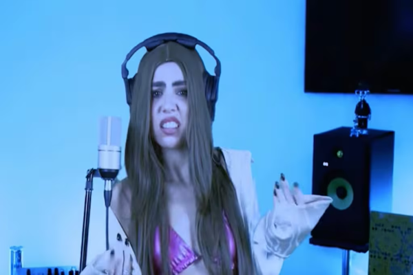 Cami Mayán imitó a Shakira en un videoclip y destrozó a Alexis Mac Allister: “Me dejaron de enemiga la suegra” (Foto: Captura Youtube)