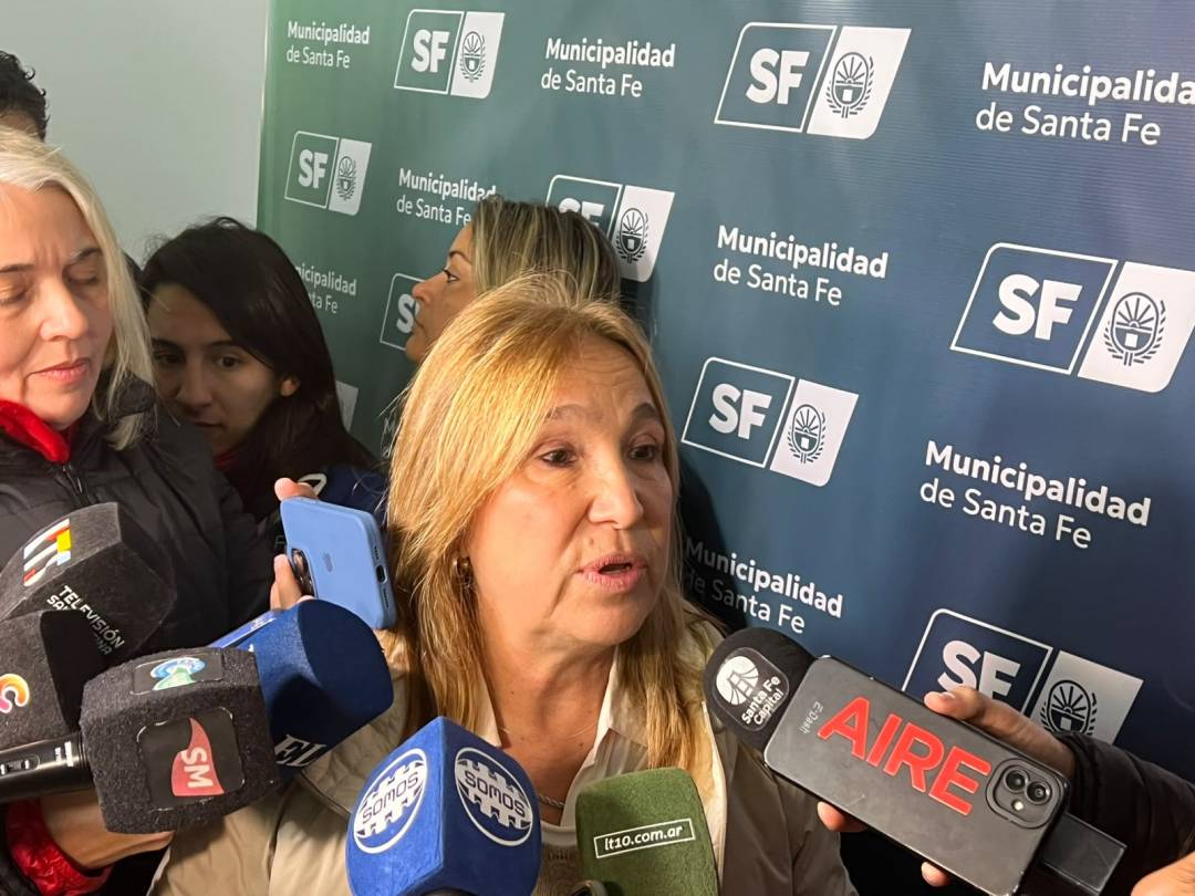 Luz Balbastro explicó la situación en el cementerio. Foto gentileza Omar Vega LT9