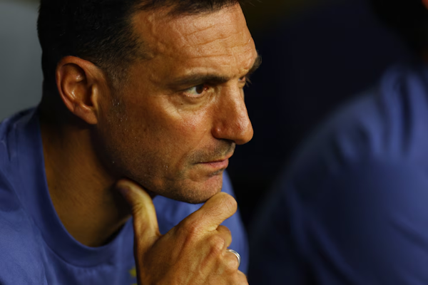 Los tres puestos que Scaloni tiene bajo la lupa en la Selección de cara a los 16avos de final del Mundial contra Cabo Verde (REUTERS/Hannah Mckay)