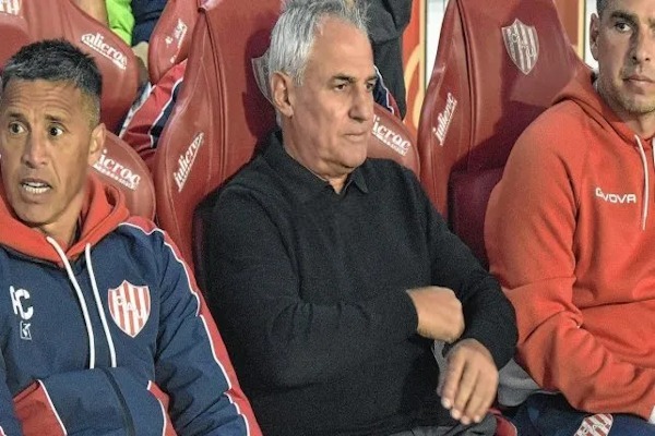 Pasan los días en Unión y Leonardo Madelón sigue sin renovar su contrato. - UNO Santa Fe