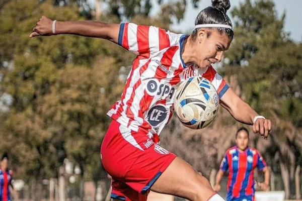Unión no hace pie en Primera, perdió sobre la hora con San Lorenzo y aún no ganó. - Prensa Unión