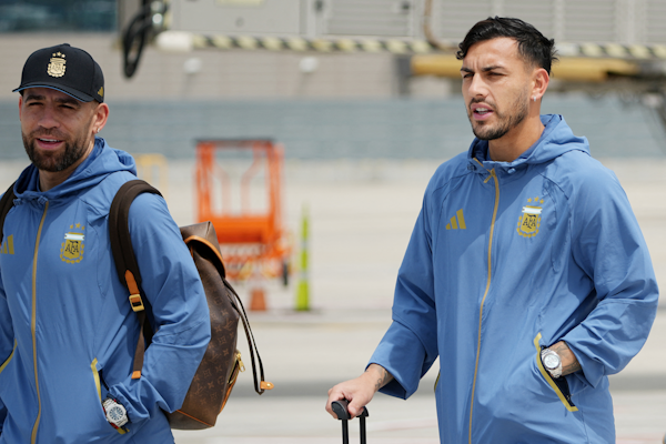 Tras el inconveniente que demoró su viaje, la selección argentina llegó a Nueva York para la final del Mundial - Infobae