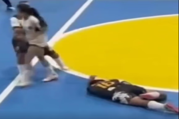 Brasil: una jugadora de futsal pateó a una rival en la cabeza y fue sancionada por cinco años. - Foto: Agencia NA (redes)